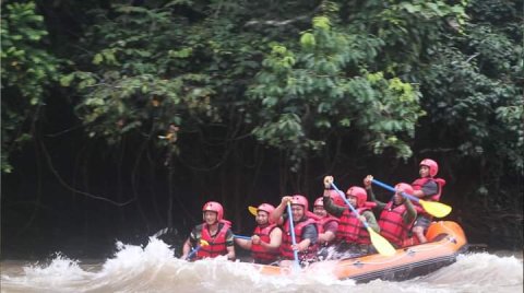Arung Jeram di Long Tua