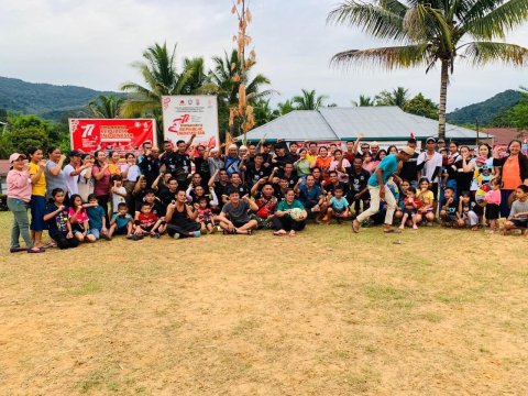 Masyarakat Desa Apau Ping memberikan dukungan kepa