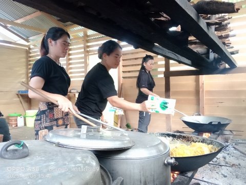 Masak untuk acara syukuran 